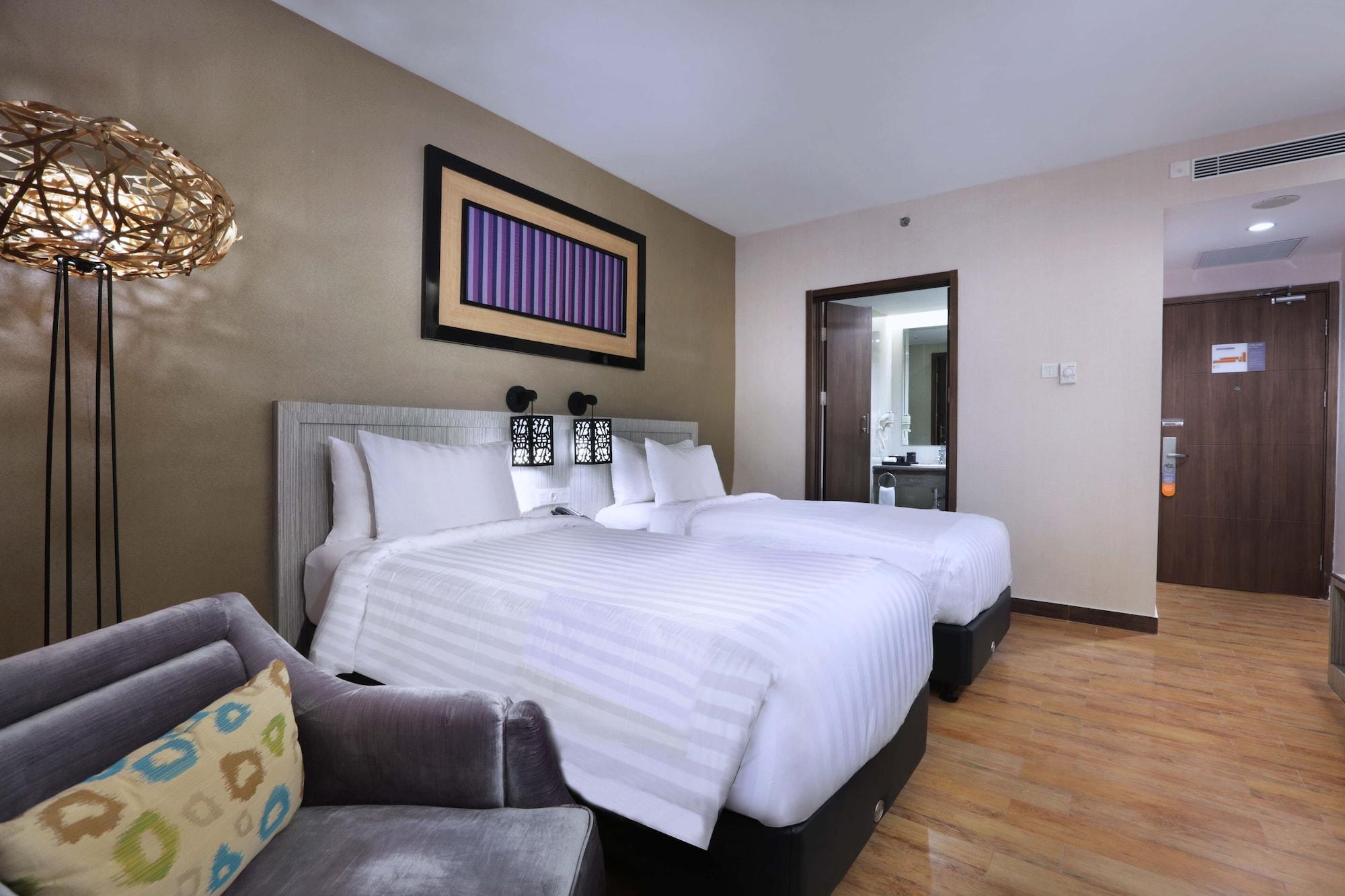 ฮาร์เพอร์ เปรินติส บาย แอสตัน Hotel มากาซาร์ ภายนอก รูปภาพ