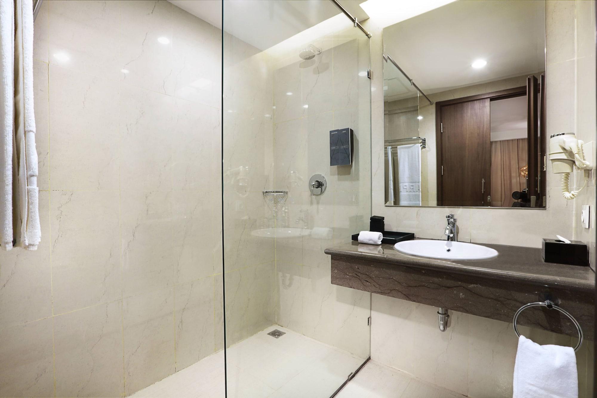 ฮาร์เพอร์ เปรินติส บาย แอสตัน Hotel มากาซาร์ ภายนอก รูปภาพ