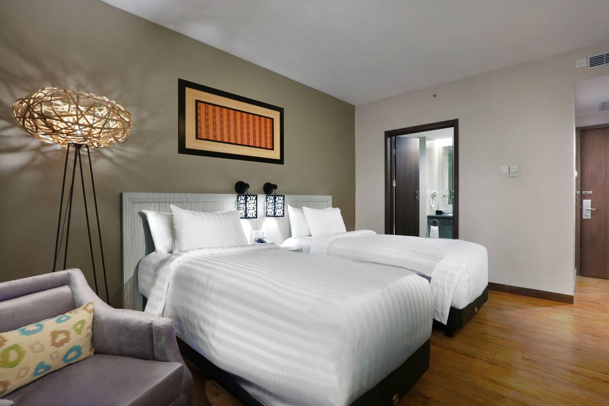 ฮาร์เพอร์ เปรินติส บาย แอสตัน Hotel มากาซาร์ ภายนอก รูปภาพ